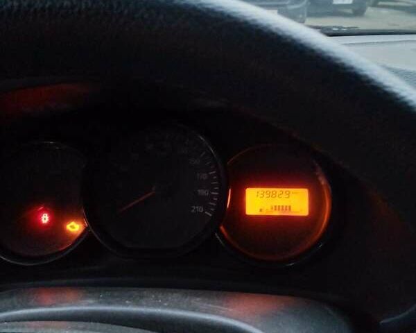 Белый Рено Логан, объемом двигателя 1.15 л и пробегом 140 тыс. км за 5800 $, фото 2 на Automoto.ua