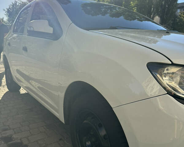 Белый Рено Логан, объемом двигателя 1.15 л и пробегом 160 тыс. км за 4800 $, фото 10 на Automoto.ua