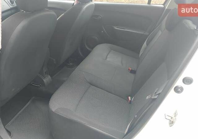 Белый Рено Логан, объемом двигателя 1.46 л и пробегом 332 тыс. км за 5500 $, фото 20 на Automoto.ua