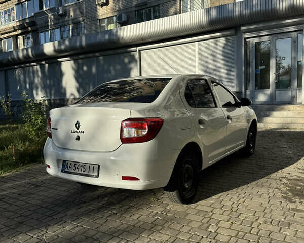 Белый Рено Логан, объемом двигателя 1.15 л и пробегом 160 тыс. км за 5700 $, фото 4 на Automoto.ua