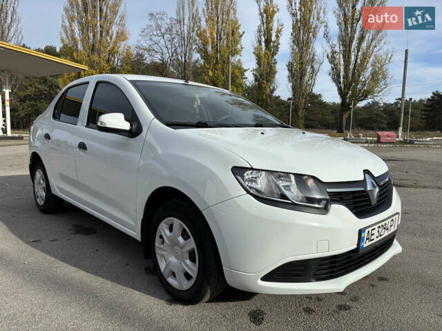 Белый Рено Логан, объемом двигателя 1.2 л и пробегом 180 тыс. км за 5800 $, фото 1 на Automoto.ua