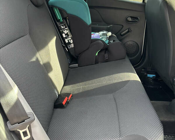 Белый Рено Логан, объемом двигателя 1.2 л и пробегом 180 тыс. км за 5800 $, фото 10 на Automoto.ua