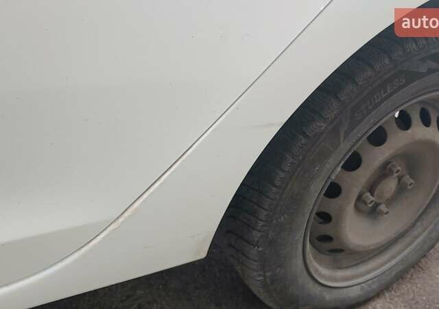 Белый Рено Логан, объемом двигателя 1.46 л и пробегом 332 тыс. км за 5500 $, фото 15 на Automoto.ua