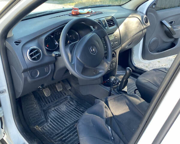 Белый Рено Логан, объемом двигателя 1.46 л и пробегом 180 тыс. км за 6600 $, фото 6 на Automoto.ua