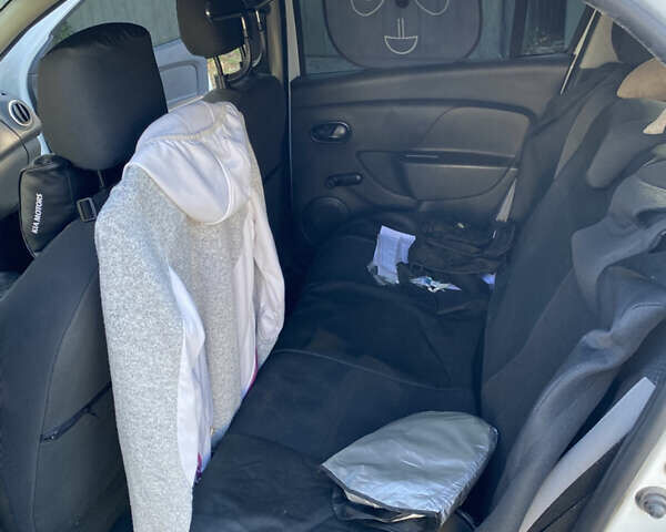 Белый Рено Логан, объемом двигателя 1.46 л и пробегом 180 тыс. км за 6600 $, фото 9 на Automoto.ua