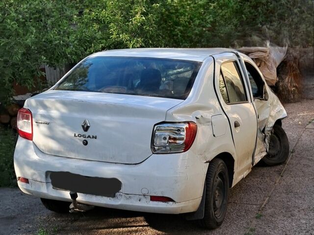 Білий Рено Логан, об'ємом двигуна 1.2 л та пробігом 180 тис. км за 1186 $, фото 1 на Automoto.ua