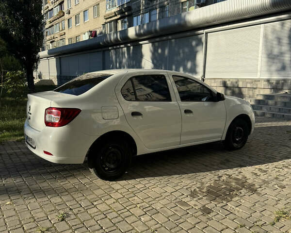 Белый Рено Логан, объемом двигателя 1.15 л и пробегом 160 тыс. км за 4800 $, фото 3 на Automoto.ua