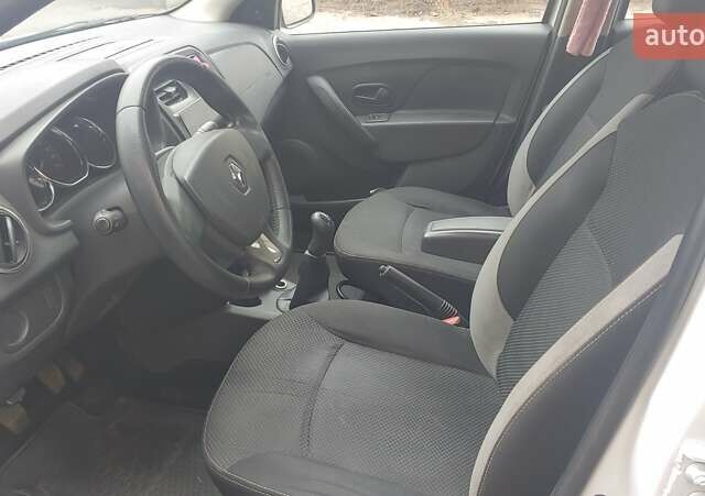 Белый Рено Логан, объемом двигателя 1.46 л и пробегом 332 тыс. км за 5500 $, фото 19 на Automoto.ua