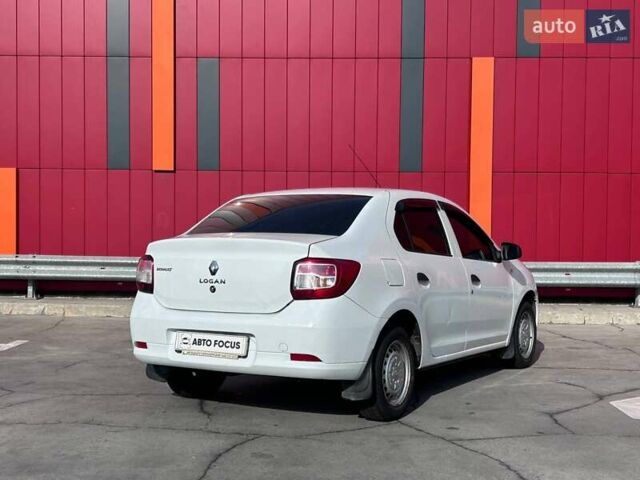 Рено Логан 2014 в Киеве на Automoto.ua Белый Рено Логан, объемом двигателя 1.15 л и пробегом 70 тыс. км за 5590 $, фото 7 на Automoto.ua