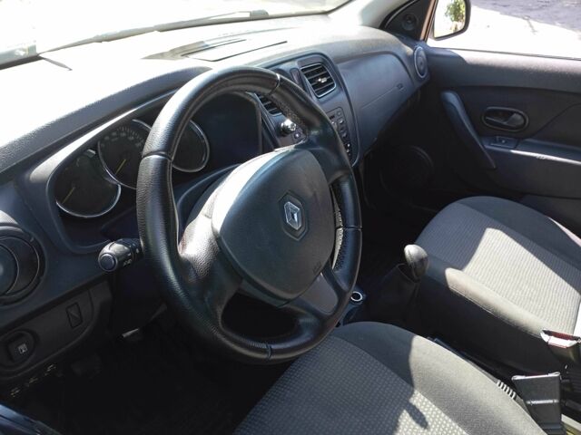 Білий Рено Логан, об'ємом двигуна 1.2 л та пробігом 333 тис. км за 2240 $, фото 9 на Automoto.ua