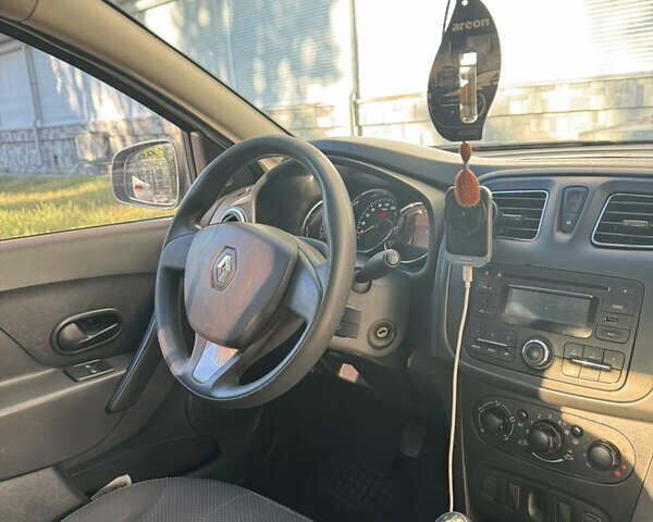 Белый Рено Логан, объемом двигателя 1.15 л и пробегом 160 тыс. км за 4800 $, фото 13 на Automoto.ua