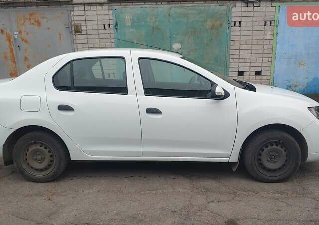Белый Рено Логан, объемом двигателя 1.46 л и пробегом 332 тыс. км за 5500 $, фото 1 на Automoto.ua