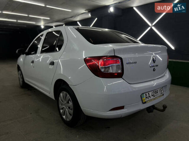 Білий Рено Логан, об'ємом двигуна 1.2 л та пробігом 197 тис. км за 5700 $, фото 19 на Automoto.ua