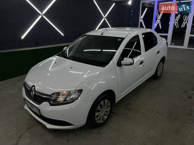 Білий Рено Логан, об'ємом двигуна 1.2 л та пробігом 197 тис. км за 5700 $, фото 15 на Automoto.ua