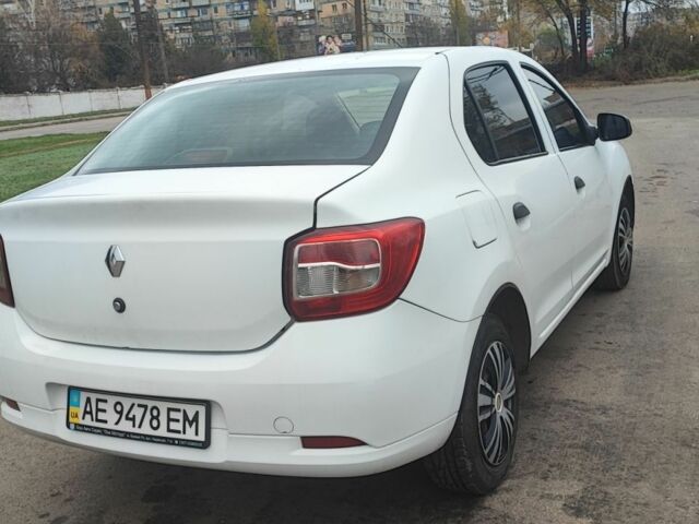 Белый Рено Логан, объемом двигателя 1.5 л и пробегом 225 тыс. км за 5300 $, фото 2 на Automoto.ua