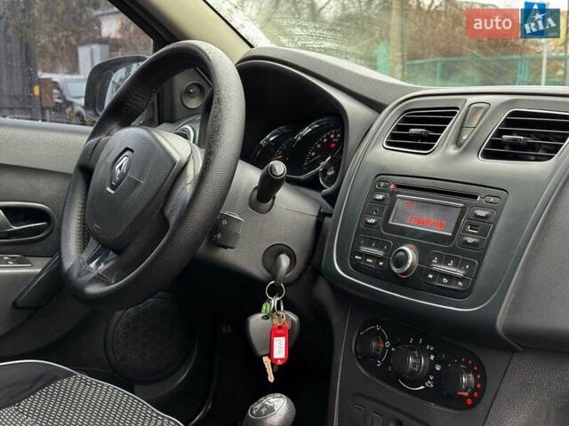 Белый Рено Логан, объемом двигателя 1.2 л и пробегом 390 тыс. км за 3690 $, фото 25 на Automoto.ua