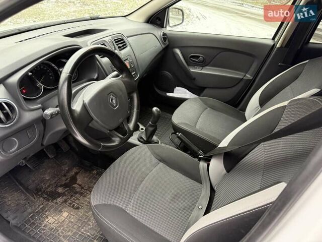 Білий Рено Логан, об'ємом двигуна 1.46 л та пробігом 230 тис. км за 6000 $, фото 12 на Automoto.ua