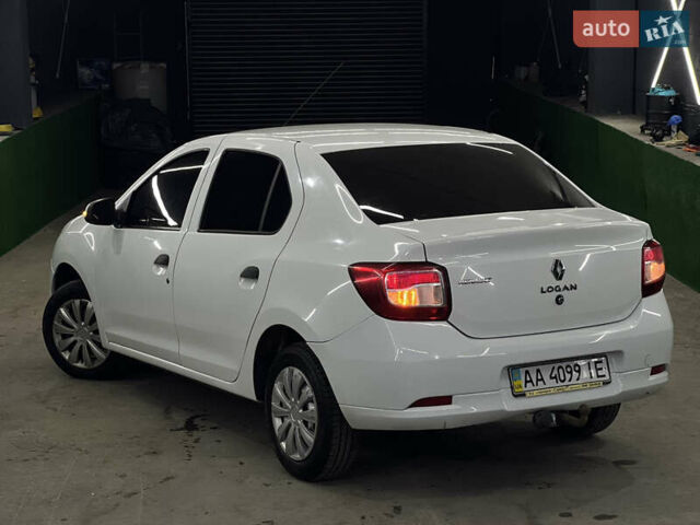 Білий Рено Логан, об'ємом двигуна 1.2 л та пробігом 197 тис. км за 5700 $, фото 2 на Automoto.ua