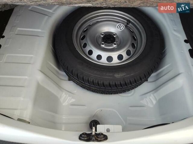 Белый Рено Логан, объемом двигателя 1.46 л и пробегом 77 тыс. км за 8000 $, фото 1 на Automoto.ua