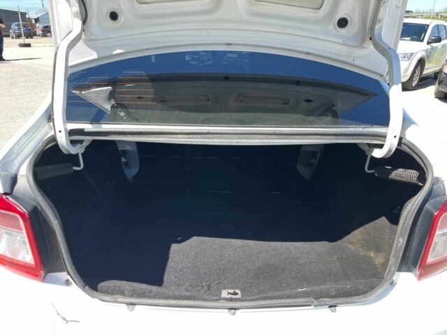 Белый Рено Логан, объемом двигателя 1.5 л и пробегом 186 тыс. км за 3990 $, фото 12 на Automoto.ua