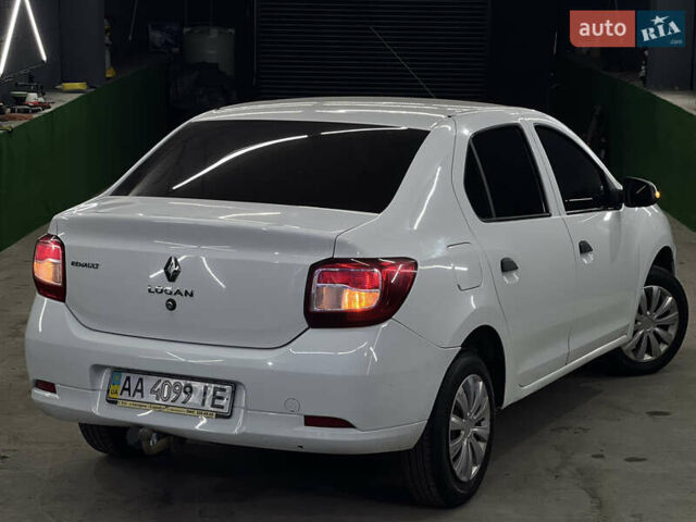 Білий Рено Логан, об'ємом двигуна 1.2 л та пробігом 197 тис. км за 5700 $, фото 5 на Automoto.ua