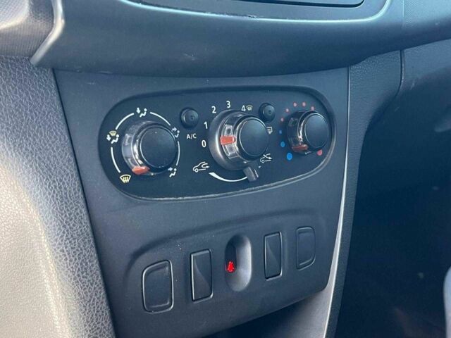 Белый Рено Логан, объемом двигателя 1.5 л и пробегом 186 тыс. км за 3990 $, фото 17 на Automoto.ua