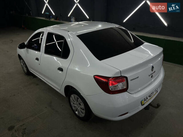 Білий Рено Логан, об'ємом двигуна 1.2 л та пробігом 197 тис. км за 5700 $, фото 16 на Automoto.ua