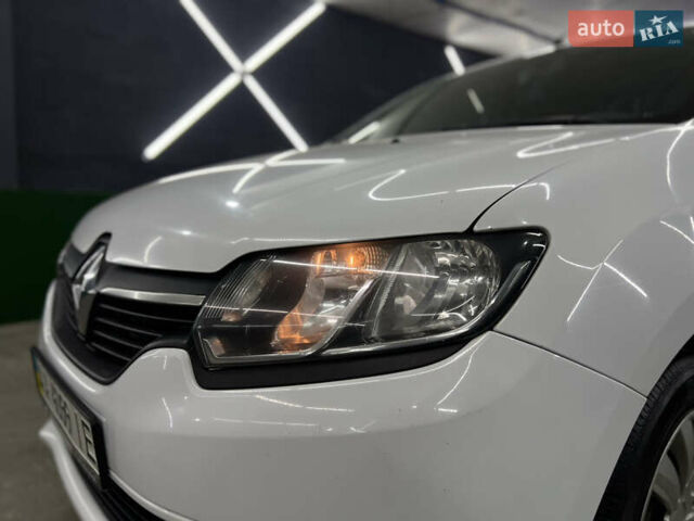 Білий Рено Логан, об'ємом двигуна 1.2 л та пробігом 197 тис. км за 5700 $, фото 12 на Automoto.ua