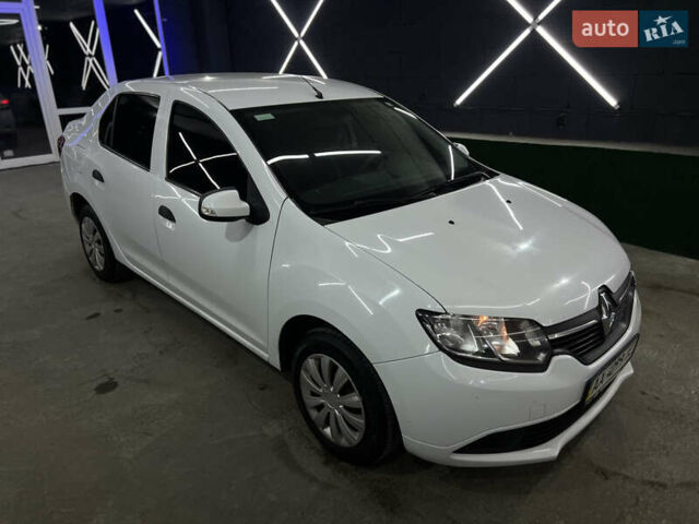 Білий Рено Логан, об'ємом двигуна 1.2 л та пробігом 197 тис. км за 5700 $, фото 14 на Automoto.ua