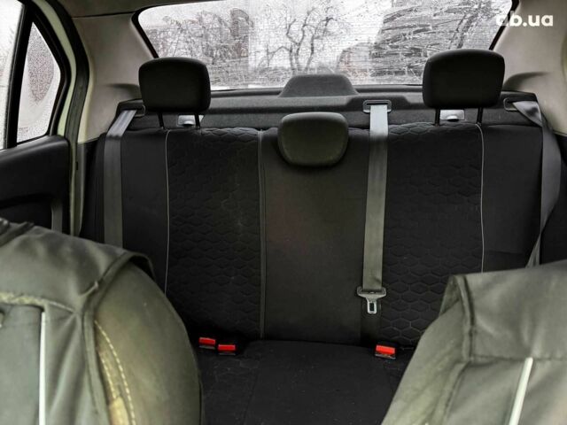 Білий Рено Логан, об'ємом двигуна 1.2 л та пробігом 390 тис. км за 3690 $, фото 17 на Automoto.ua