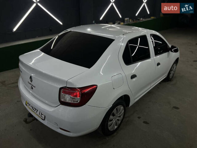 Білий Рено Логан, об'ємом двигуна 1.2 л та пробігом 197 тис. км за 5700 $, фото 17 на Automoto.ua