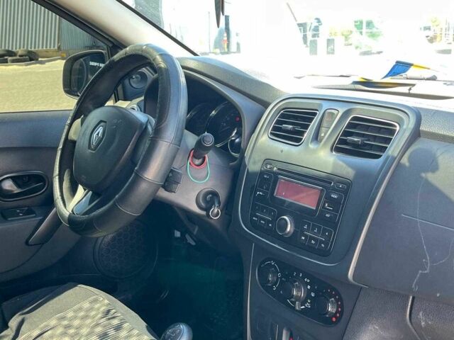 Белый Рено Логан, объемом двигателя 1.5 л и пробегом 186 тыс. км за 3990 $, фото 18 на Automoto.ua