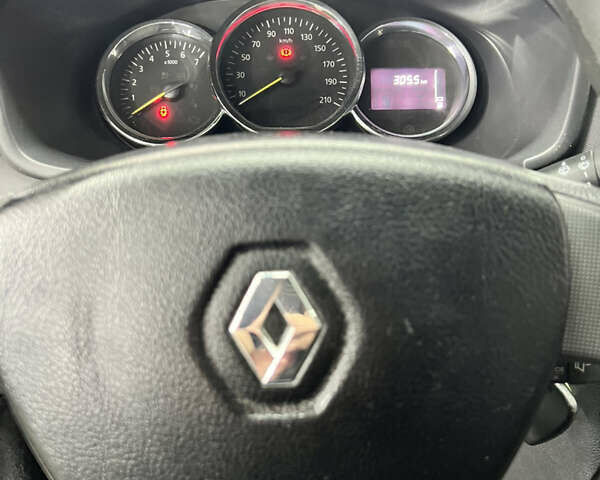 Білий Рено Логан, об'ємом двигуна 1.2 л та пробігом 197 тис. км за 5700 $, фото 29 на Automoto.ua