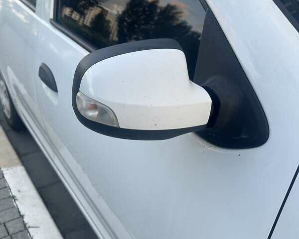 Білий Рено Логан, об'ємом двигуна 1.5 л та пробігом 190 тис. км за 4500 $, фото 1 на Automoto.ua