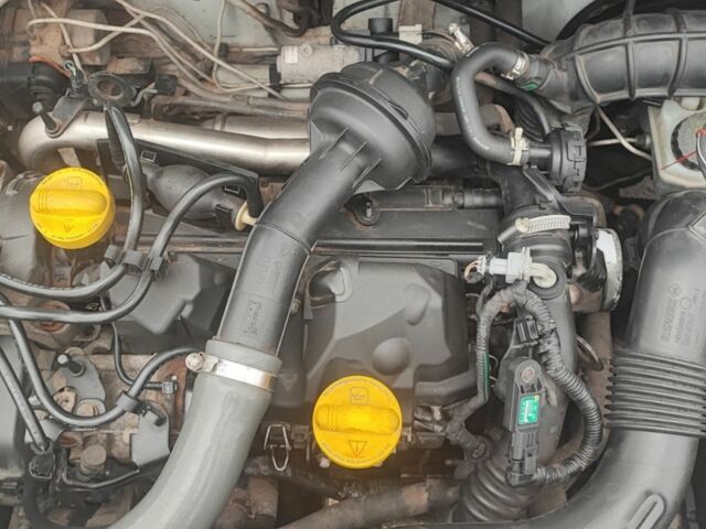 Белый Рено Логан, объемом двигателя 1.5 л и пробегом 225 тыс. км за 5300 $, фото 4 на Automoto.ua