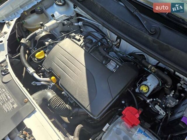 Белый Рено Логан, объемом двигателя 1.2 л и пробегом 101 тыс. км за 6000 $, фото 22 на Automoto.ua