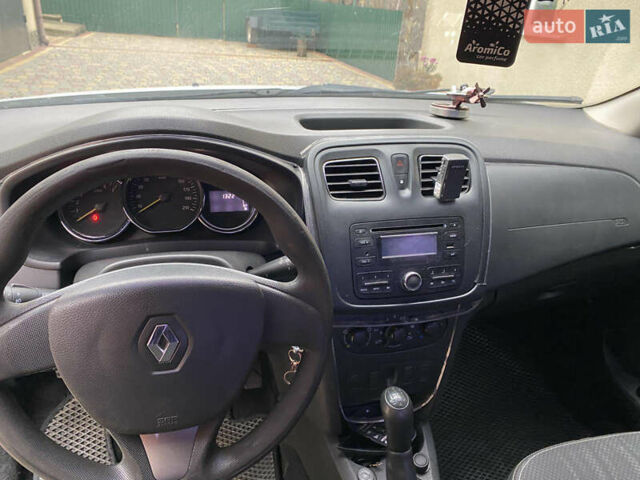 Белый Рено Логан, объемом двигателя 1.2 л и пробегом 206 тыс. км за 4300 $, фото 3 на Automoto.ua