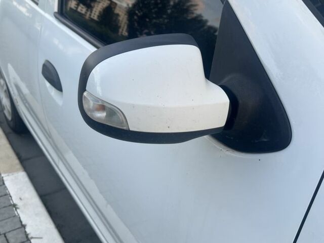 Білий Рено Логан, об'ємом двигуна 1.5 л та пробігом 190 тис. км за 4500 $, фото 2 на Automoto.ua