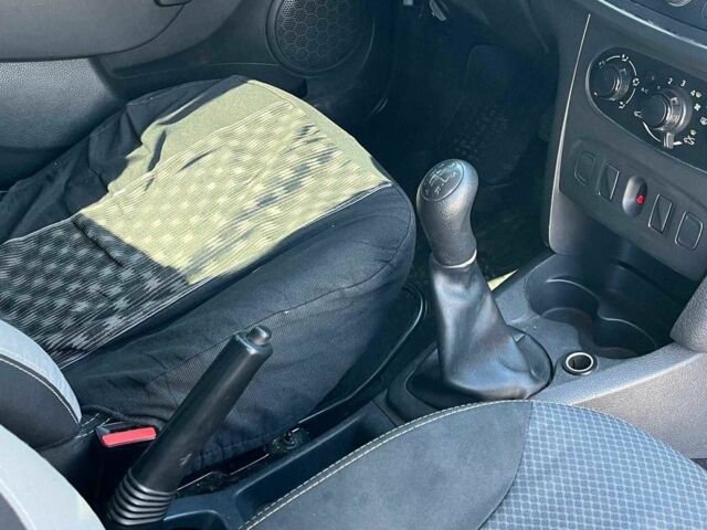 Белый Рено Логан, объемом двигателя 1.5 л и пробегом 186 тыс. км за 3990 $, фото 21 на Automoto.ua