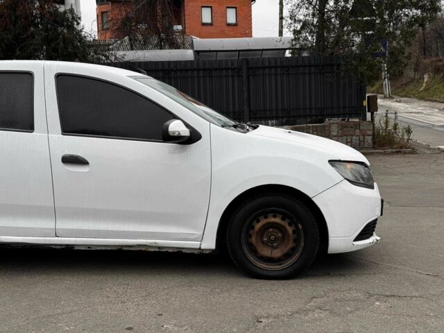 Белый Рено Логан, объемом двигателя 1.2 л и пробегом 390 тыс. км за 3690 $, фото 3 на Automoto.ua