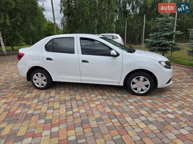 Белый Рено Логан, объемом двигателя 1.2 л и пробегом 101 тыс. км за 6000 $, фото 6 на Automoto.ua