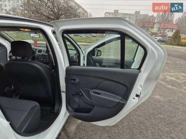 Белый Рено Логан, объемом двигателя 1.15 л и пробегом 114 тыс. км за 6500 $, фото 24 на Automoto.ua