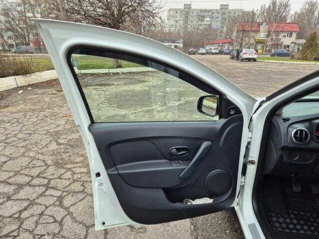 Белый Рено Логан, объемом двигателя 1.1 л и пробегом 114 тыс. км за 6500 $, фото 15 на Automoto.ua