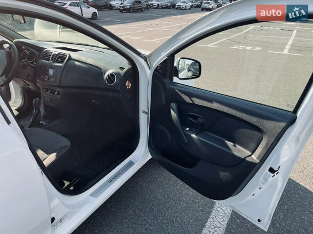 Білий Рено Логан, об'ємом двигуна 1.15 л та пробігом 153 тис. км за 5900 $, фото 19 на Automoto.ua