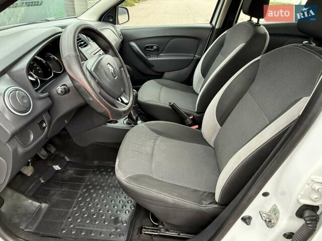 Белый Рено Логан, объемом двигателя 1.15 л и пробегом 148 тыс. км за 4800 $, фото 34 на Automoto.ua