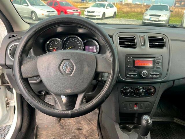 Білий Рено Логан, об'ємом двигуна 1.2 л та пробігом 170 тис. км за 5890 $, фото 20 на Automoto.ua