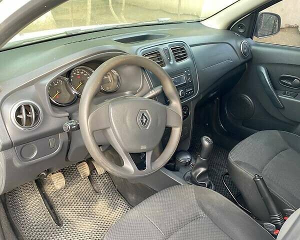 Білий Рено Логан, об'ємом двигуна 1.15 л та пробігом 178 тис. км за 4500 $, фото 4 на Automoto.ua