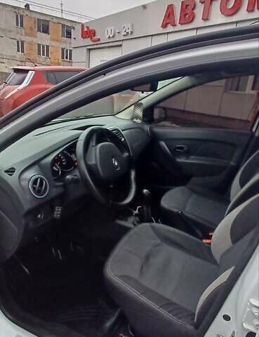 Білий Рено Логан, об'ємом двигуна 1.2 л та пробігом 172 тис. км за 7500 $, фото 1 на Automoto.ua