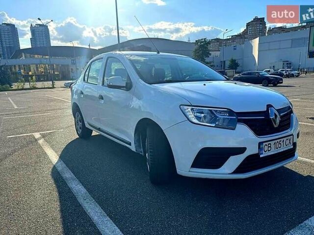 Белый Рено Логан, объемом двигателя 1.1 л и пробегом 198 тыс. км за 4400 $, фото 2 на Automoto.ua