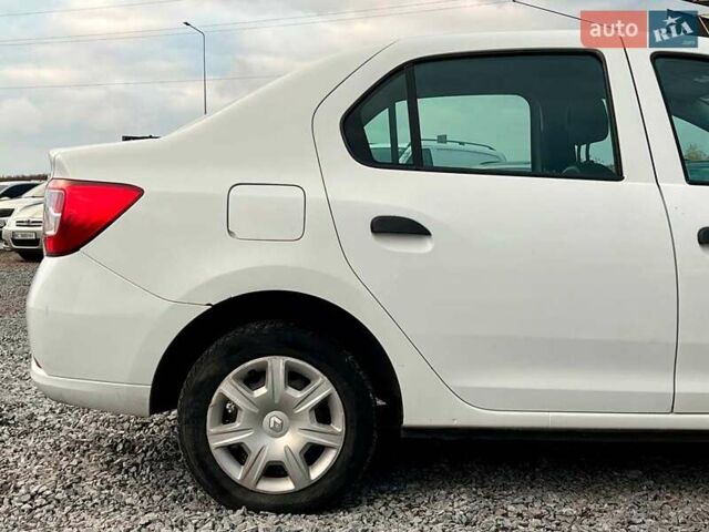 Белый Рено Логан, объемом двигателя 1.2 л и пробегом 170 тыс. км за 5890 $, фото 8 на Automoto.ua